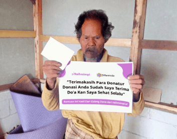 kejar-berkah-dengan-borong-dagangan-lansia-pejuang-nafkah