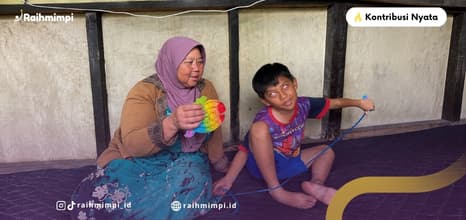 Artikel: Haris, Anak Tunanetra yang Mengalami Kebutaan Sejak Bayi, Bertahan di Tengah Keterbatasan