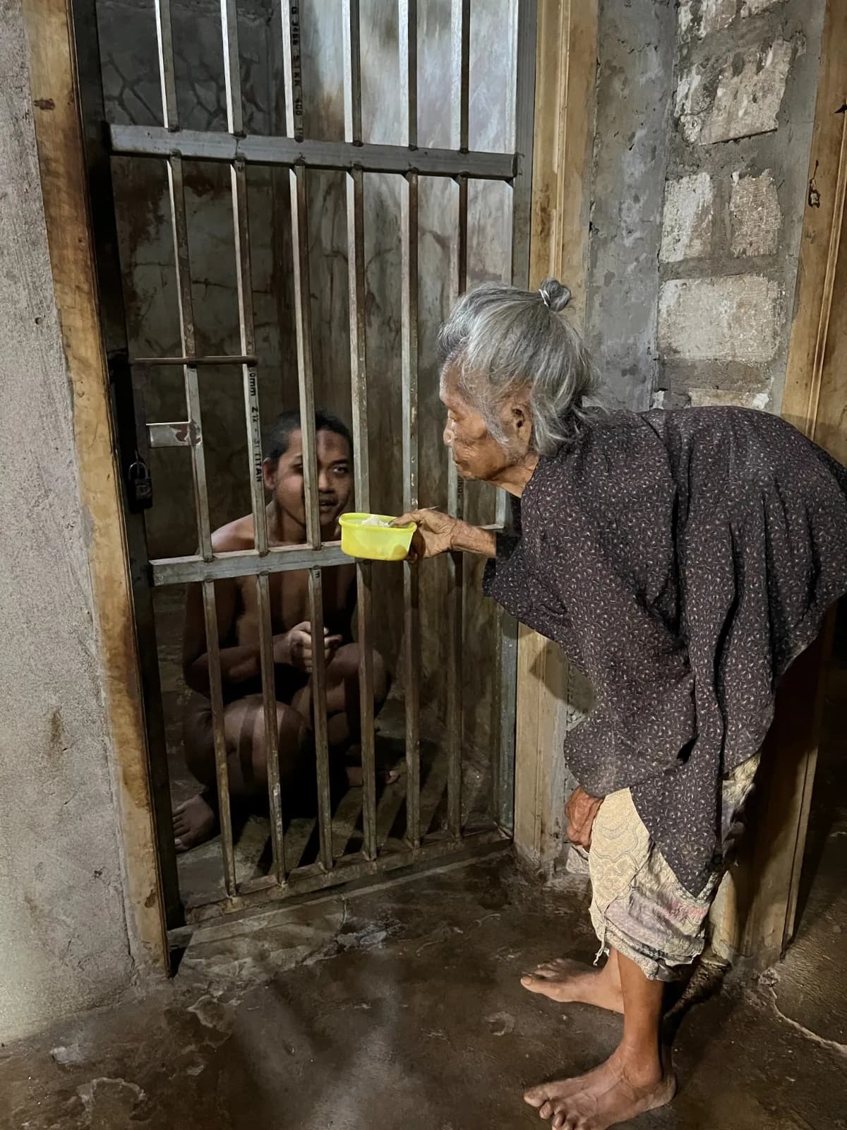Foto campaign Idap ODGJ Bantu Andika Dan Mbah Bertahan Hidup