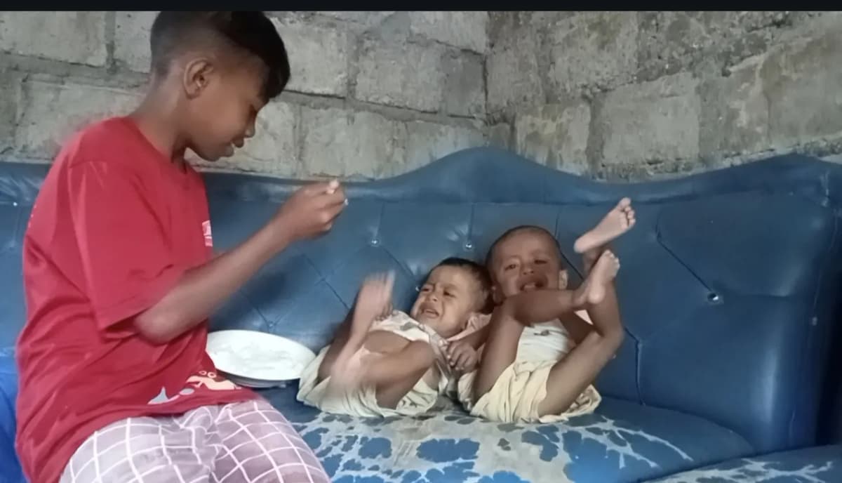 Foto campaign Bantu Perjuangan Ryan Obati Adik Kembar yang Lumpuh