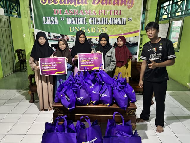 bantu-yatim-piatu-di-panti