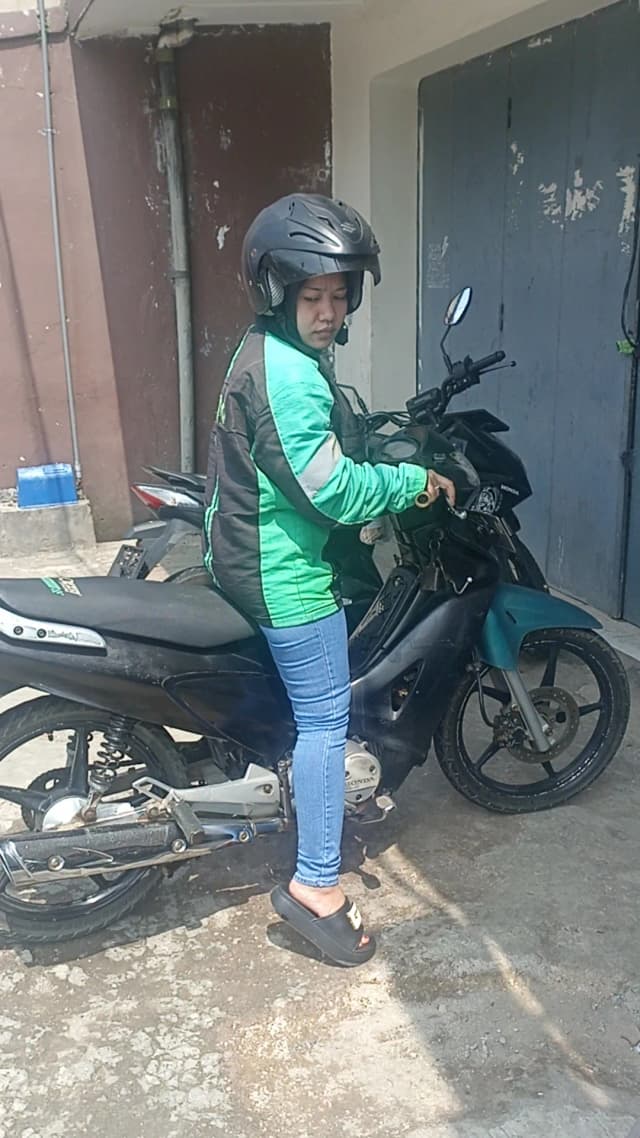 Demi Dua Anak Disabilitas Ibu Ojol Terus Berjuang