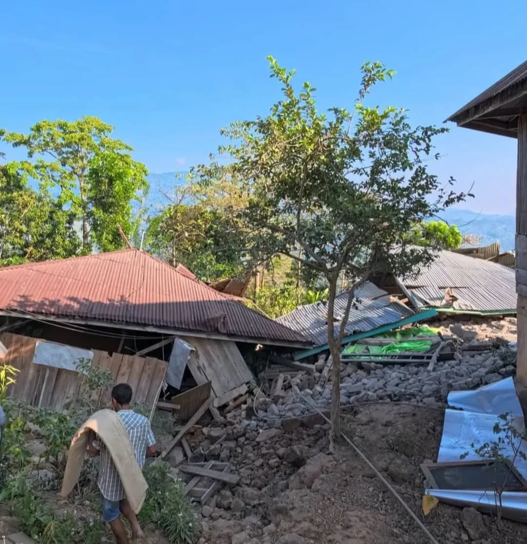 Foto campaign MARI BERSAMA BANTU SAUDARA KORBAN GEMPA FLORES