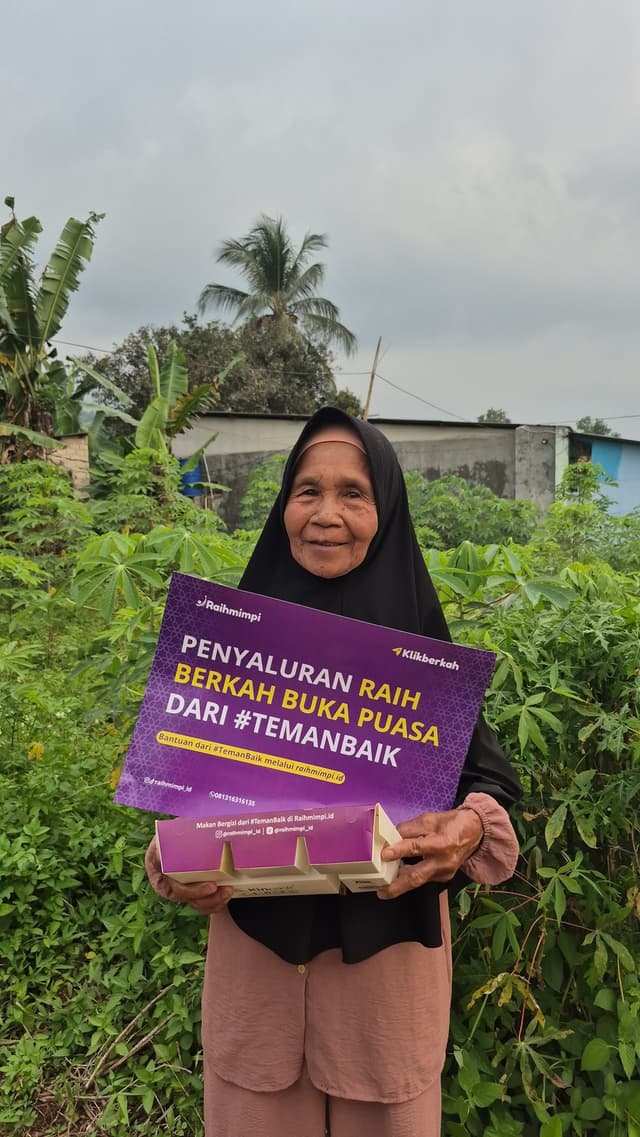 berbagi-kebahagiaan-lansia-dhuafa-dengan-makanan-layak